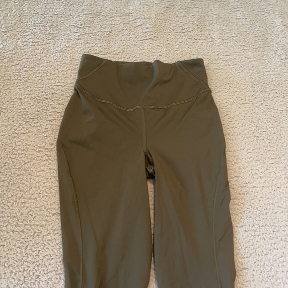 Lululemon Base Pace High-Rise Running Tight 24"
Army Green size 4 - Picture 4 of 10
